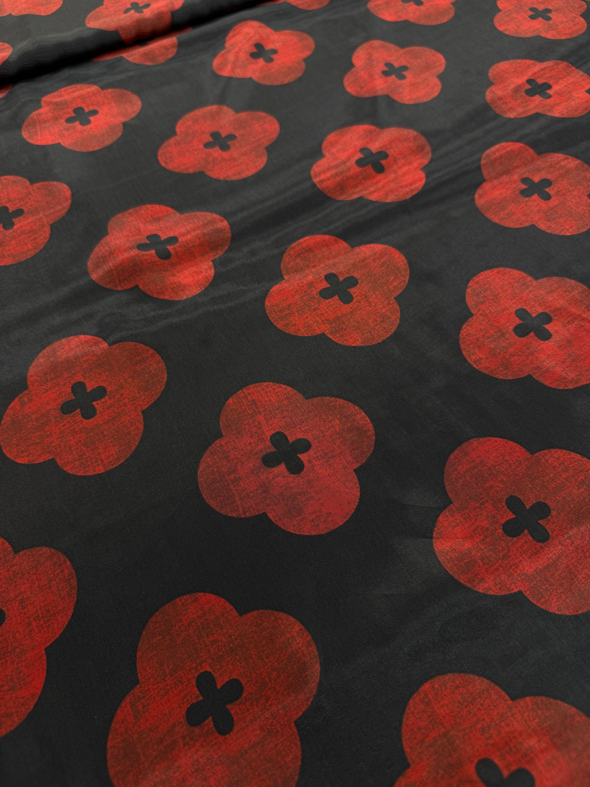 Scarlet Petal Crepe Print | 2507027