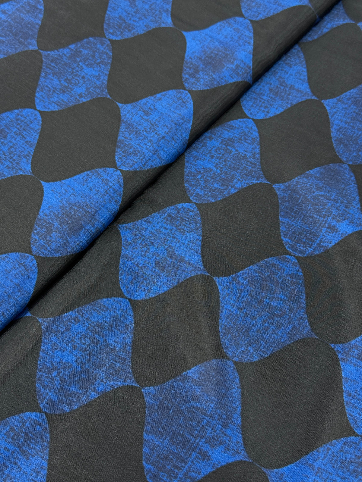 Cobalt Wave Geometric Crepe Print | 2507027